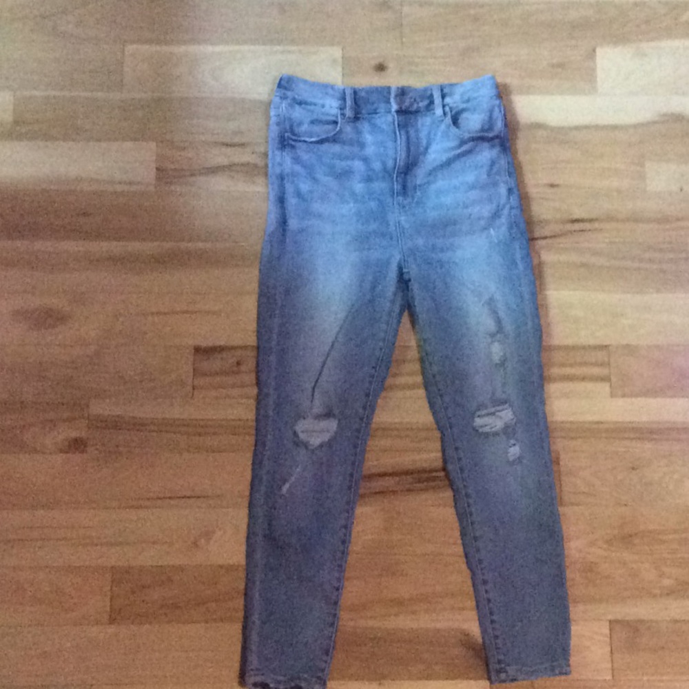 Light wash distressed jeans